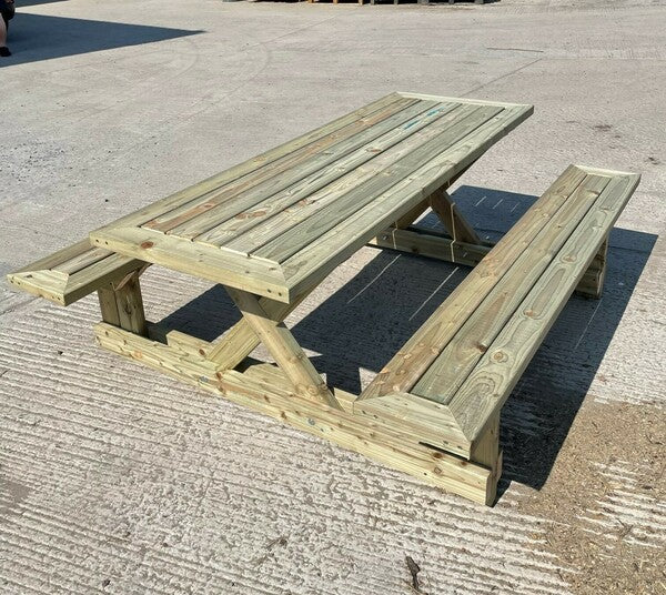 Premium Picnic Table